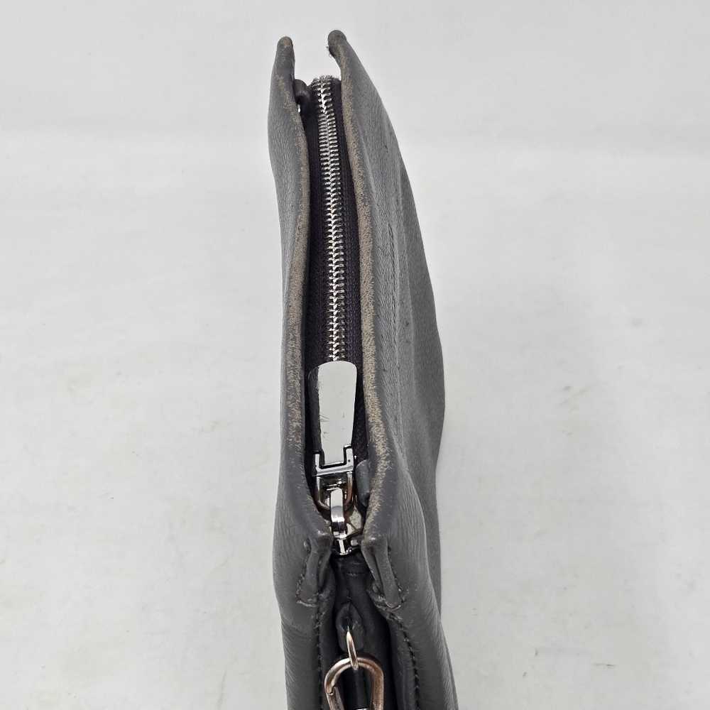 VINCE CAMUTO Pebbled Leather Wristlet Wallet Gray Phone 3 Compartment Zip Top - Picture 6 of 16